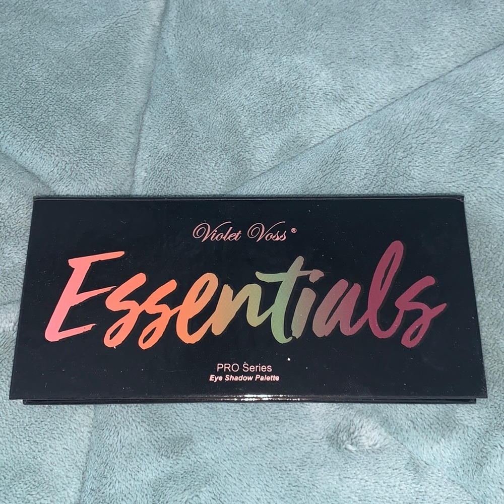 Violet Voss Essentials Eye Shadow Palette